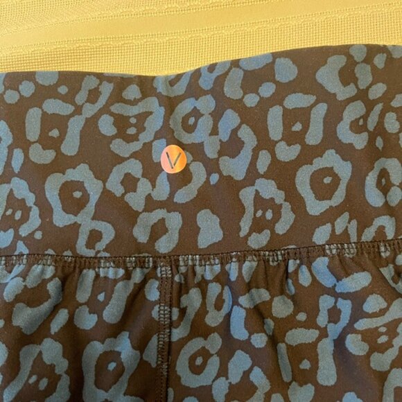 Blue and Black Leopard Print Leggings size 18 /20 - Picture 2 of 6